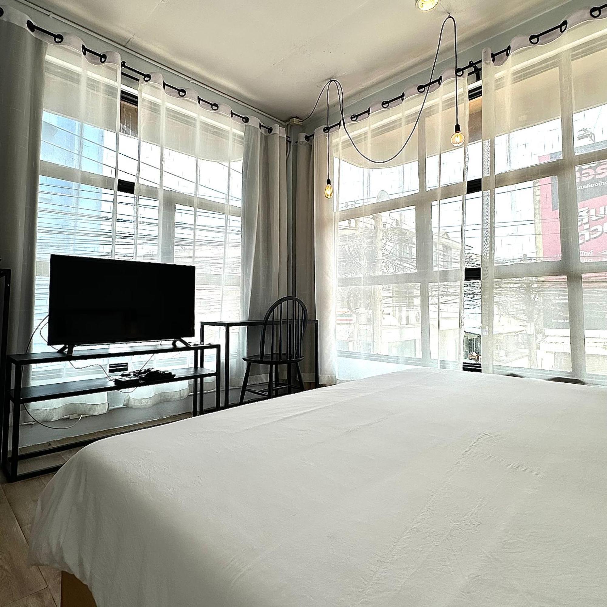 Ostello Beige Poshtels + Netflix Bangkok Esterno foto