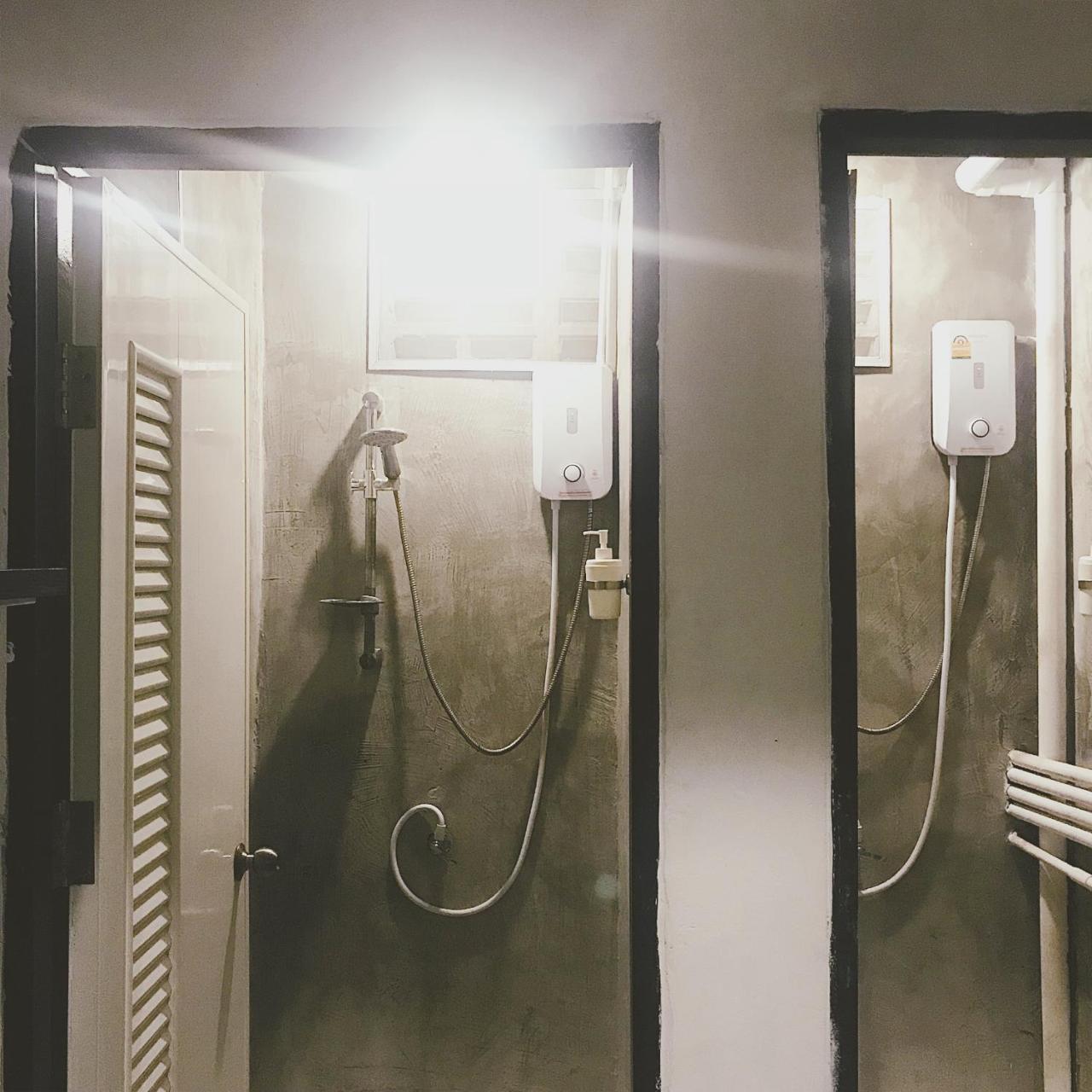 Ostello Beige Poshtels + Netflix Bangkok Esterno foto